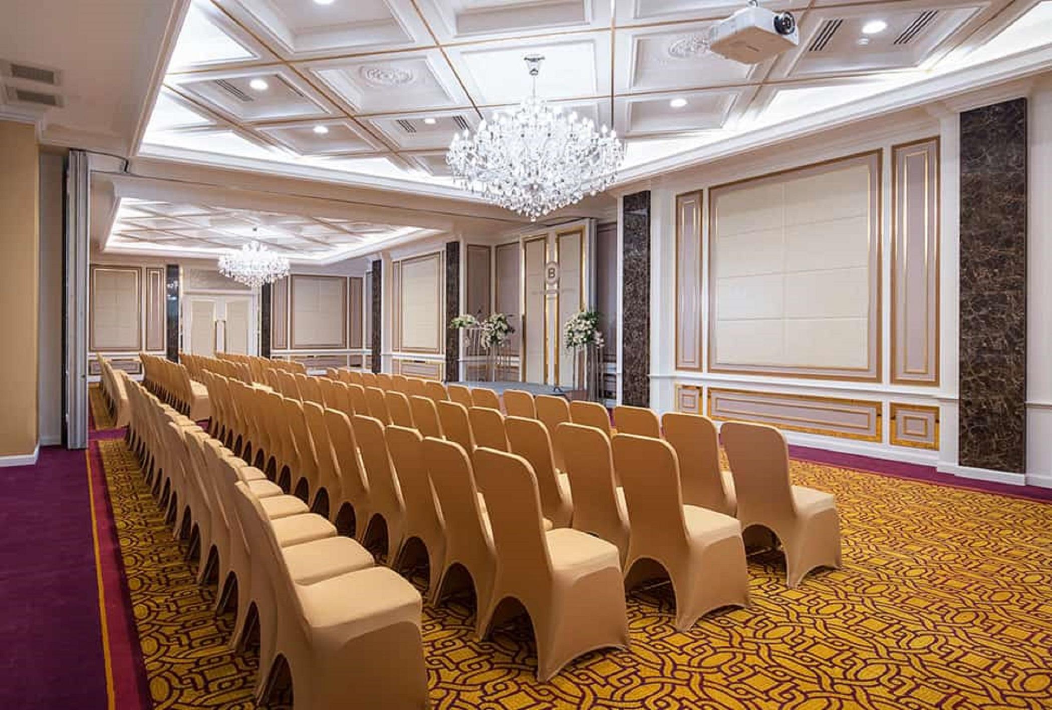 The Berkeley Hotel Pratunam Бангкок Екстер'єр фото The ballroom