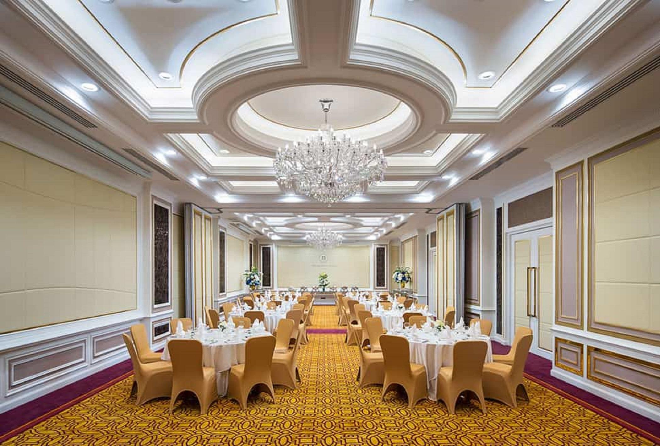 The Berkeley Hotel Pratunam Бангкок Екстер'єр фото The ballroom