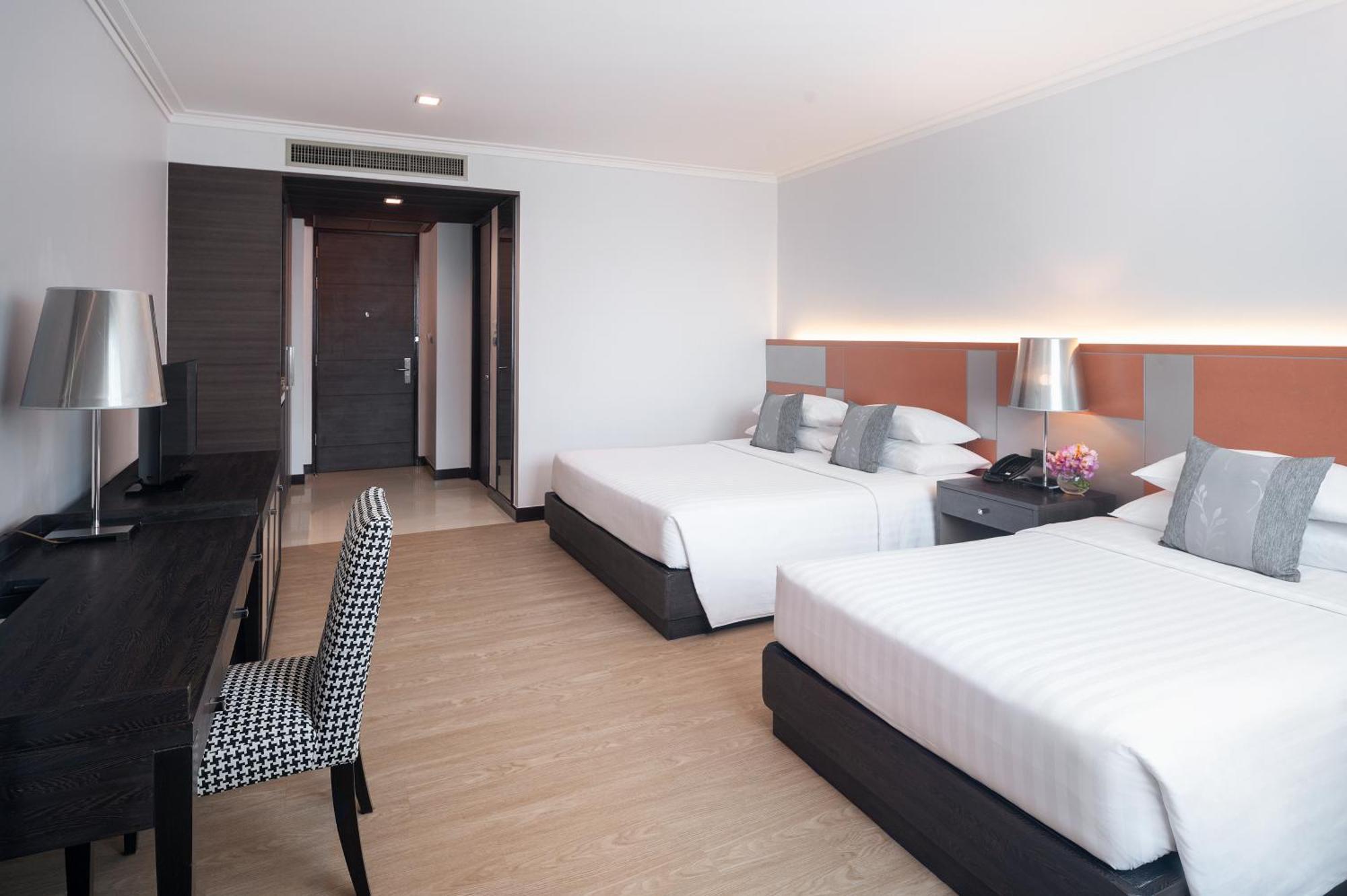 The Berkeley Hotel Pratunam Бангкок Екстер'єр фото Deluxe Room