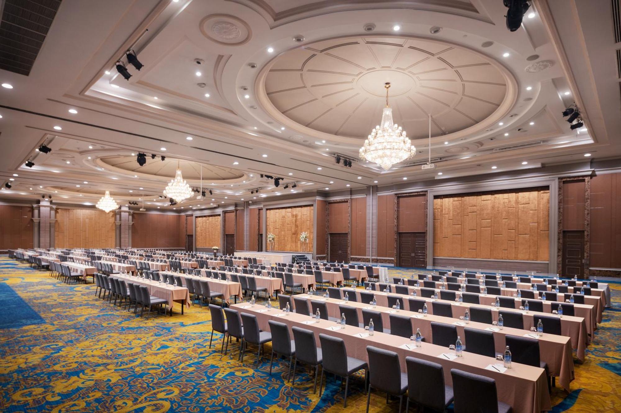 The Berkeley Hotel Pratunam Бангкок Екстер'єр фото The Grand Ballroom