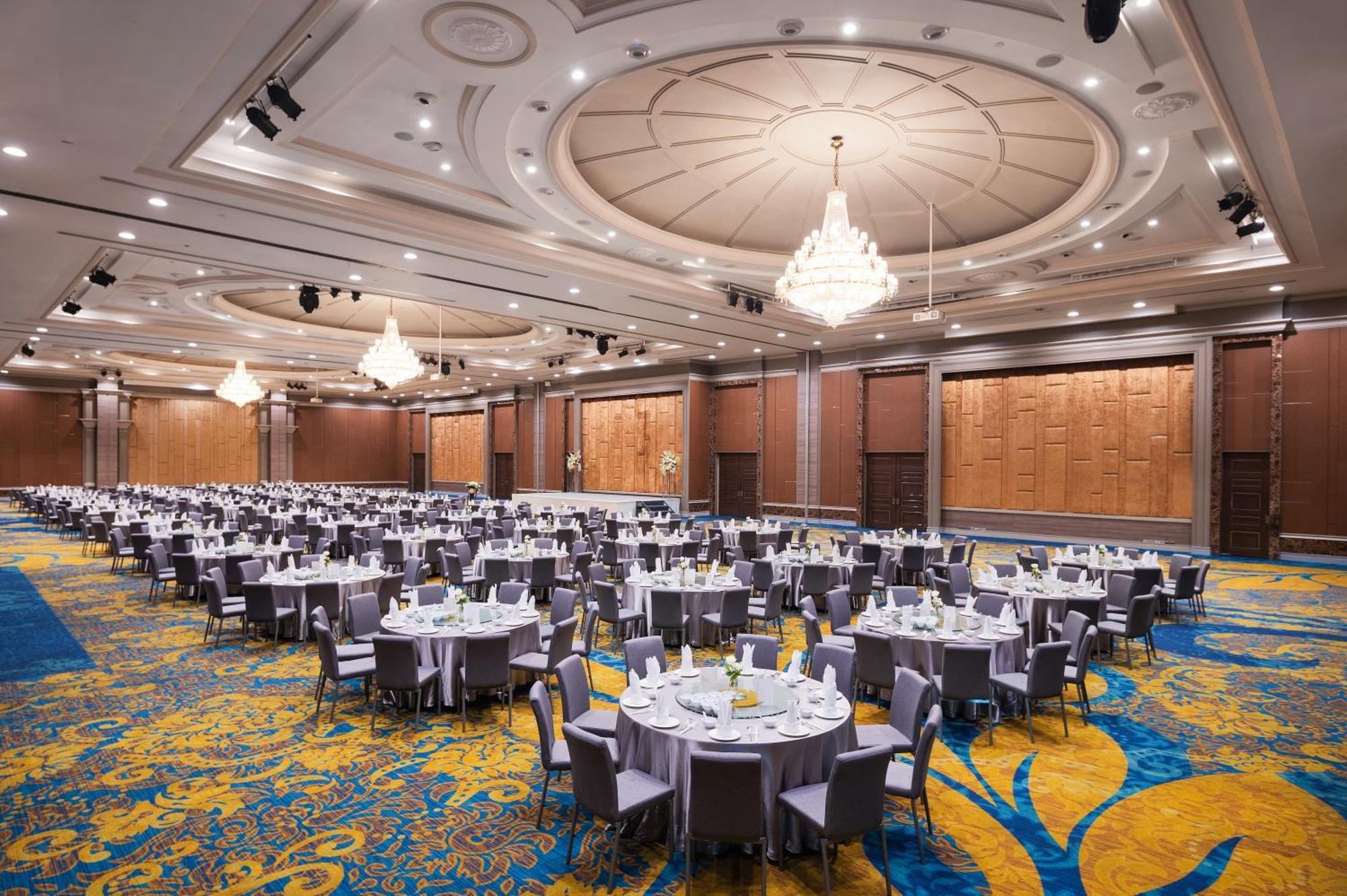 The Berkeley Hotel Pratunam Бангкок Екстер'єр фото The Grand Ballroom