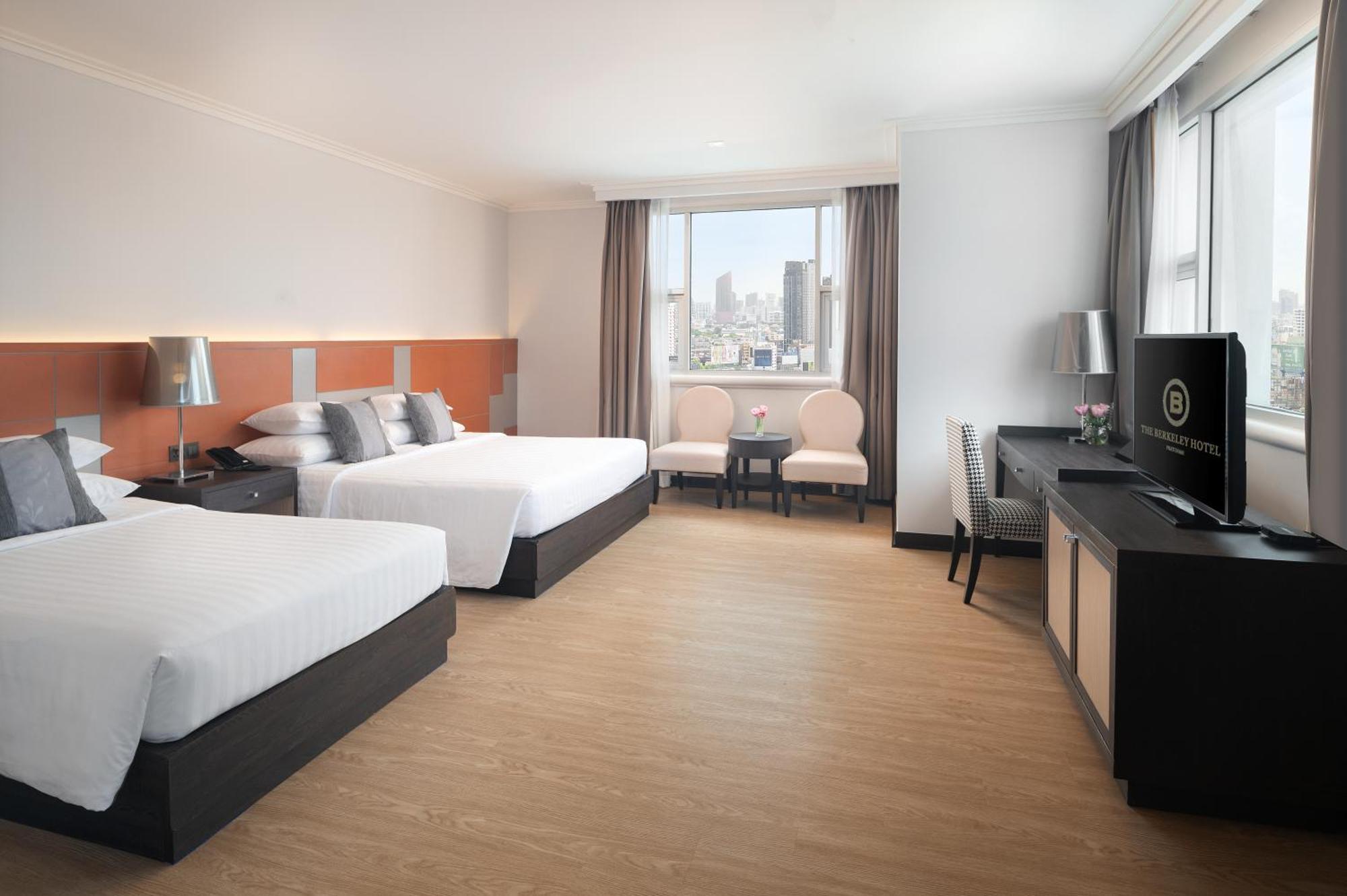 The Berkeley Hotel Pratunam Бангкок Екстер'єр фото Deluxe Room