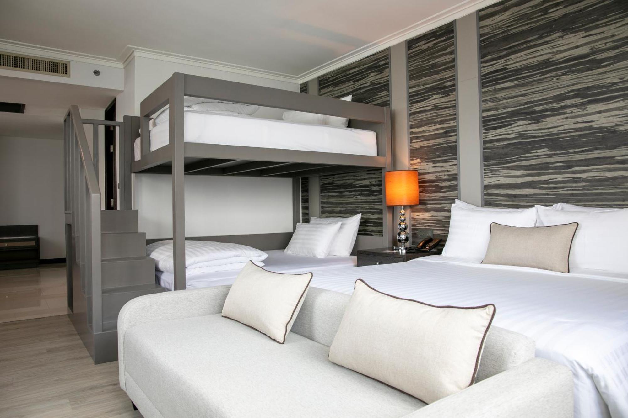 The Berkeley Hotel Pratunam Бангкок Екстер'єр фото Family Suite