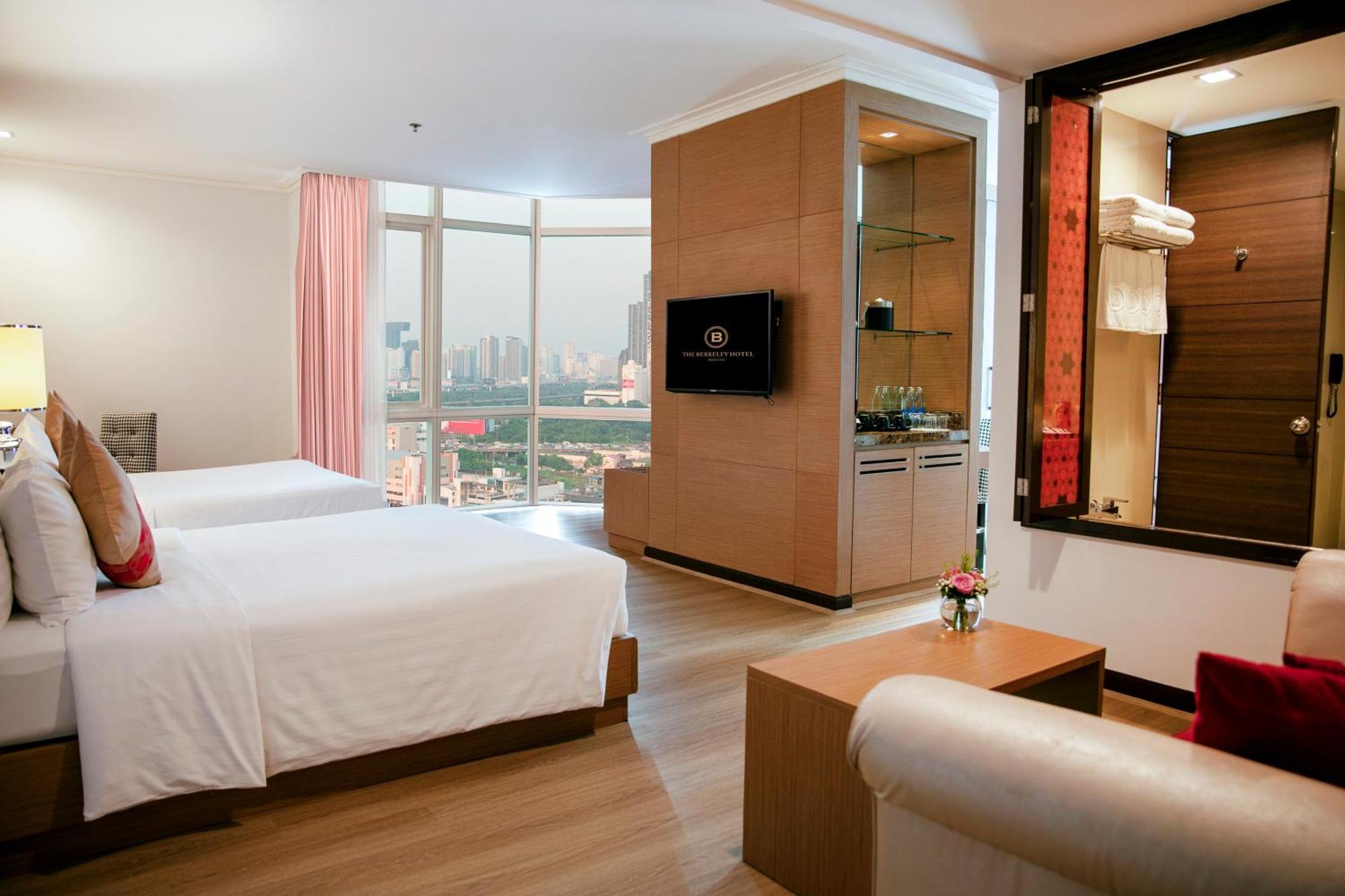 The Berkeley Hotel Pratunam Бангкок Екстер'єр фото Deluxe Room