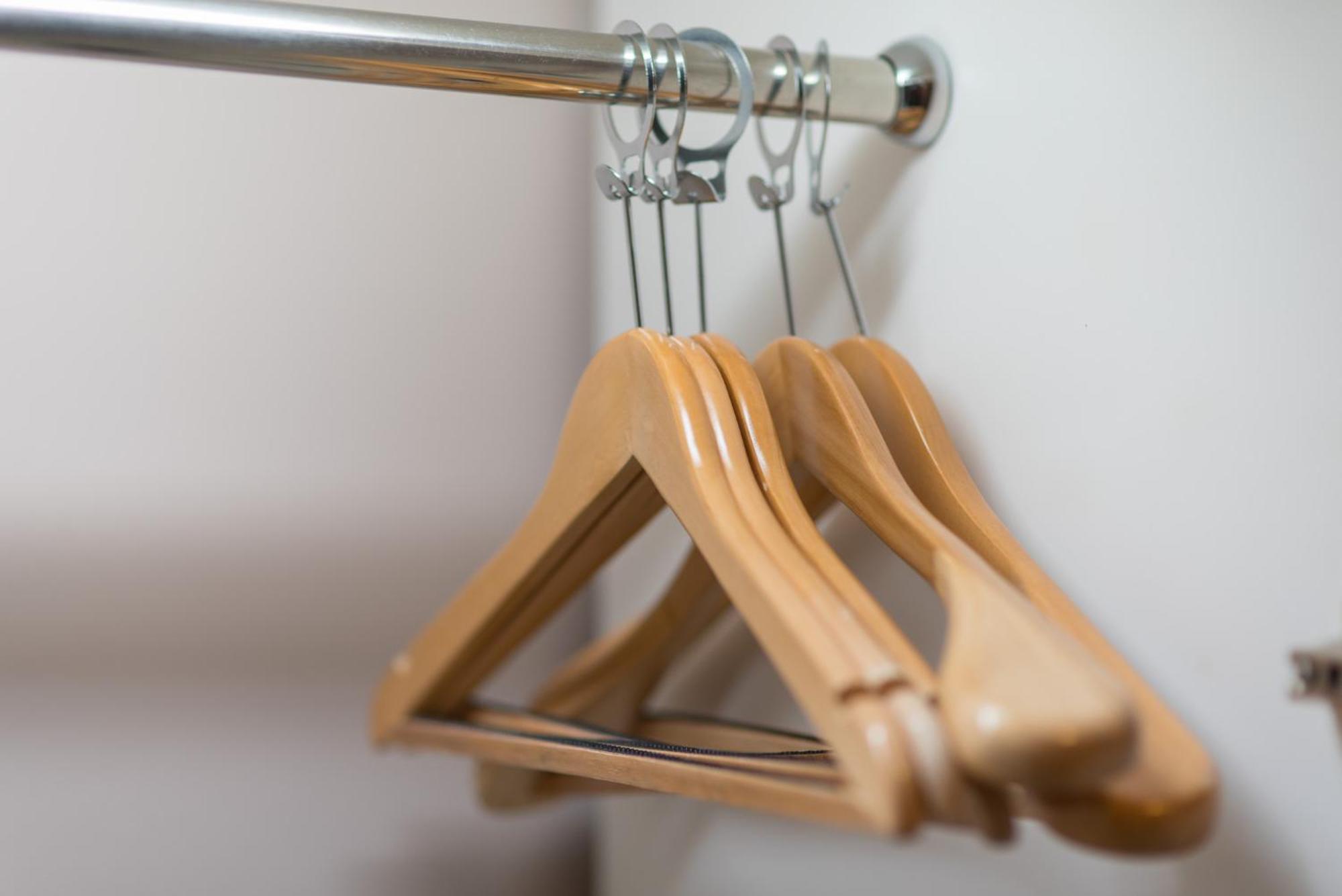 The Berkeley Hotel Pratunam Бангкок Екстер'єр фото Wooden clothes hangers