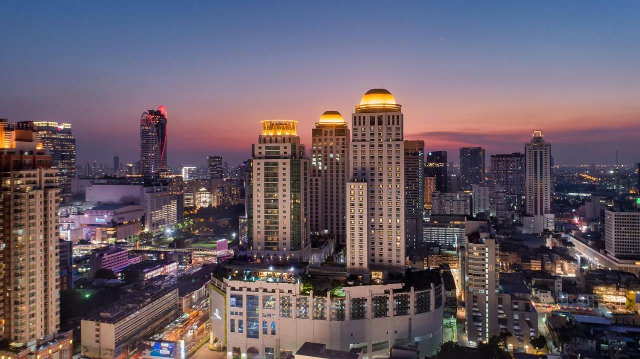 The Berkeley Hotel Pratunam Бангкок Екстер'єр фото The Imperial at night