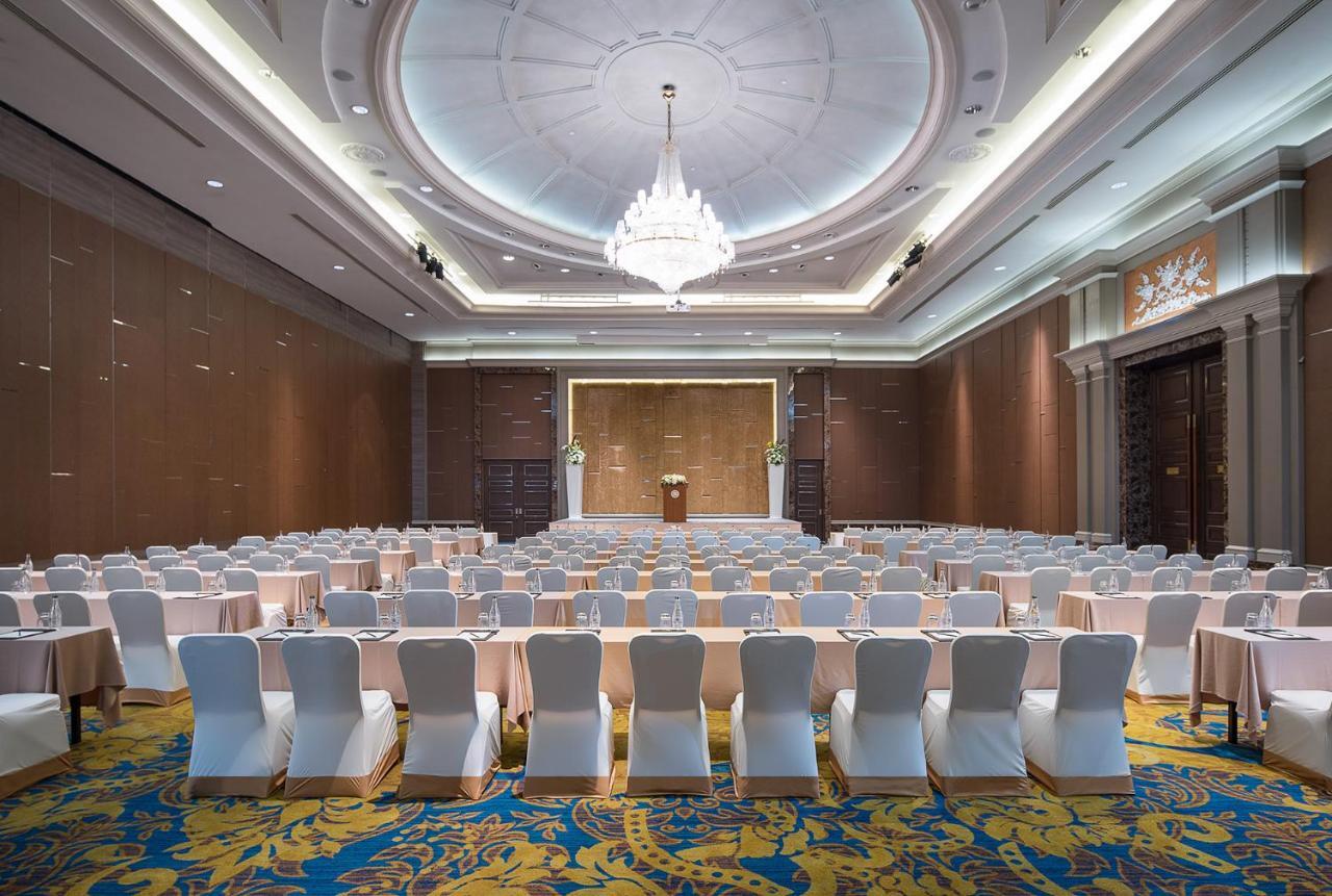 The Berkeley Hotel Pratunam Бангкок Екстер'єр фото The ballroom