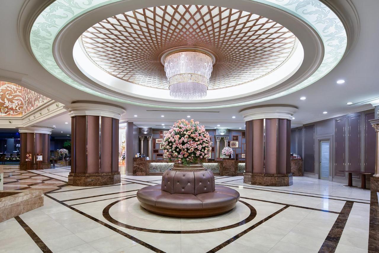The Berkeley Hotel Pratunam Бангкок Екстер'єр фото Lobby